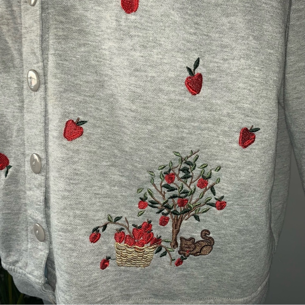 v i n t a g e :: Oversized Embroidered Cat Apple Granny Cardigan - Picture 2 of 9